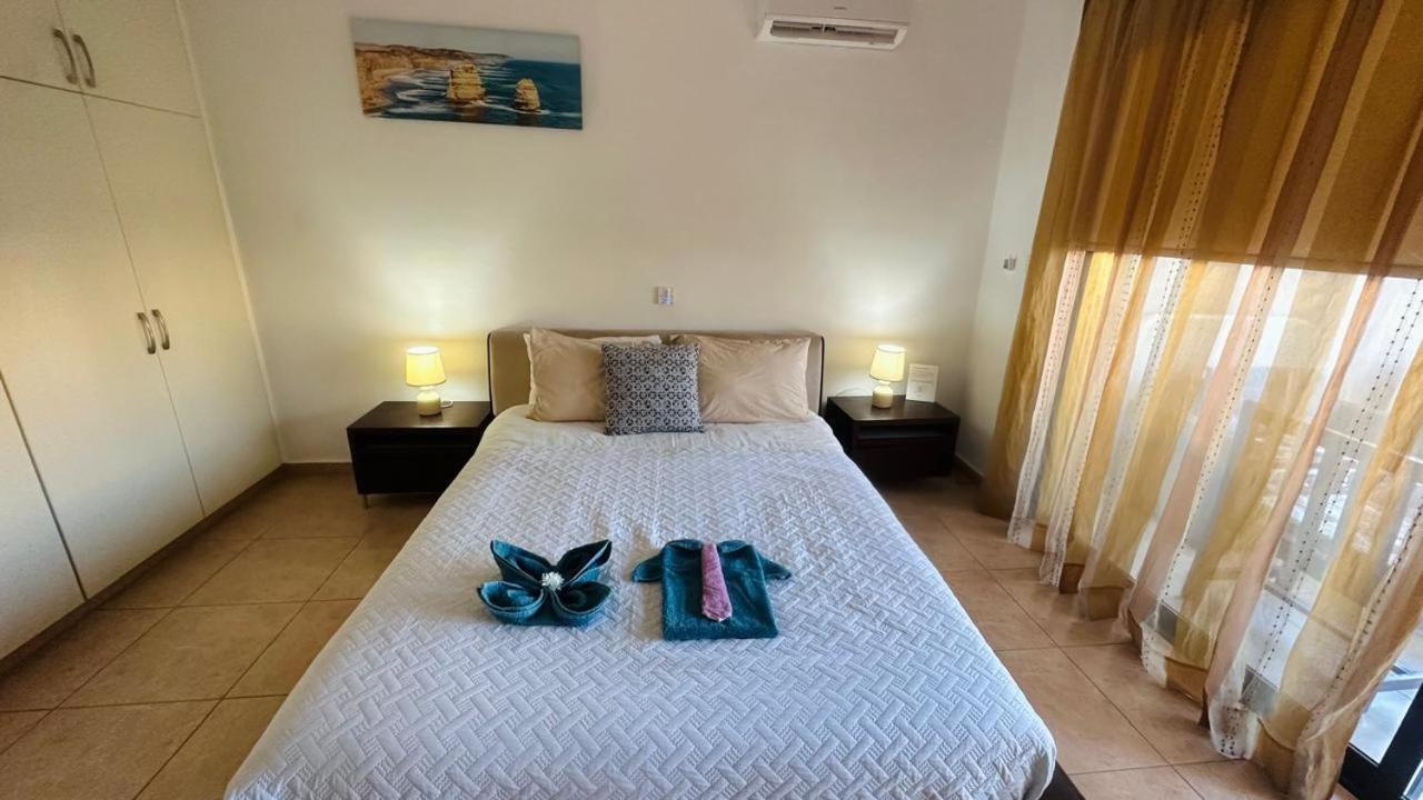Apartament Pool Side 2 Bedroom Queens Gardens Complex