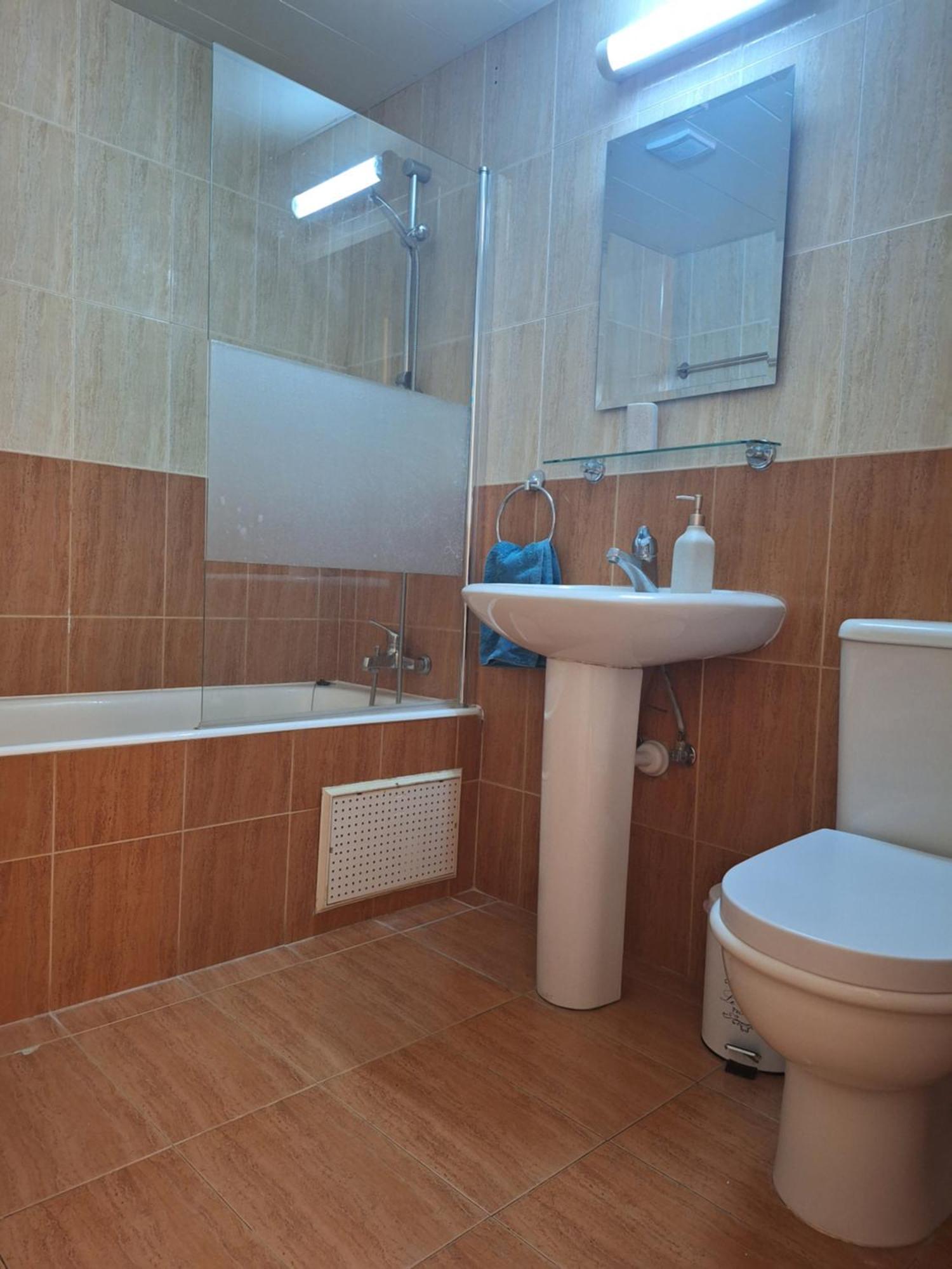 Apartment Pool Side 2 Bedroom Queens Gardens Complex